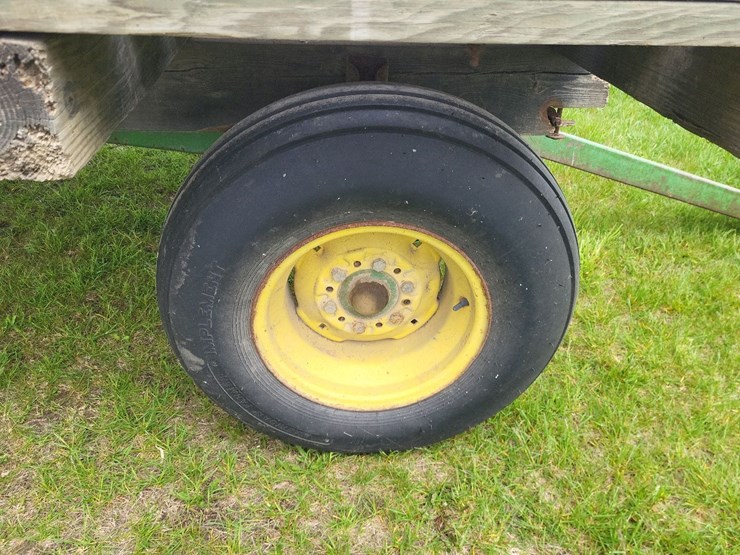 hay-wagon-w/john-deere-running-gear-image-34