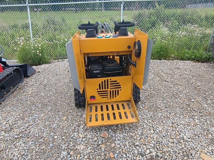 #24715-•-2025-ggma-gg385-mini-skid-steer-image-2