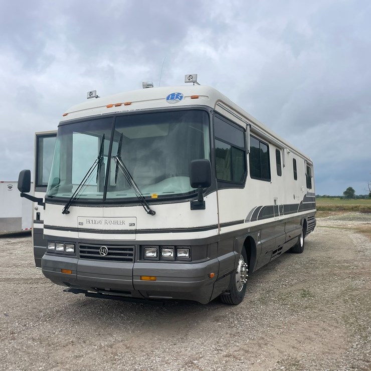 #40221 • 1994 Holiday Rambler S/A Motor Home VIN: 4S7NT9K0XRC015680