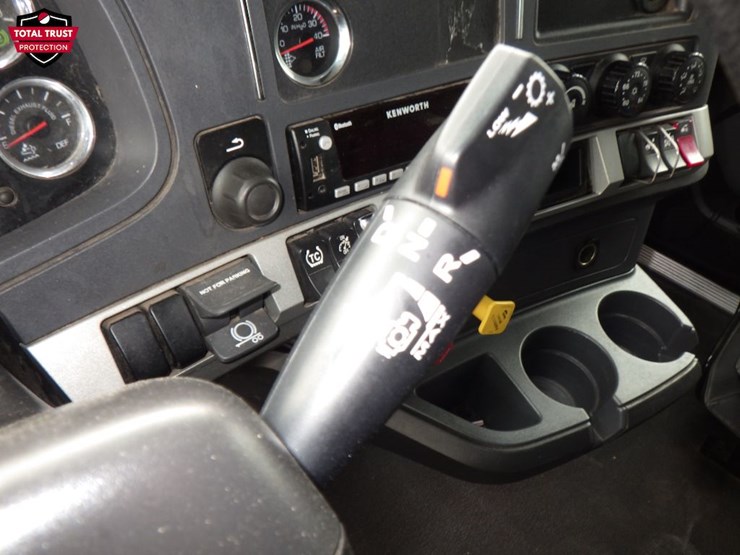 2022-kenworth-t680-image-17