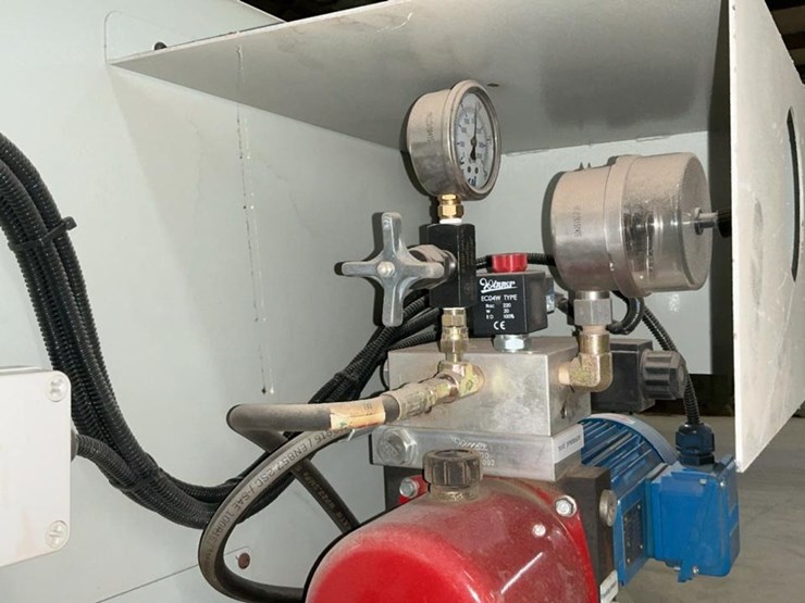 #185-•-2015-kentwood-hbr-300-horizontal-resaw-image-29