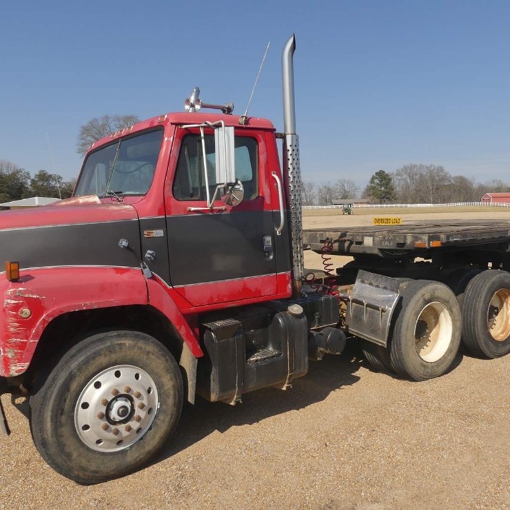 1984 INTERNATIONAL S2200
