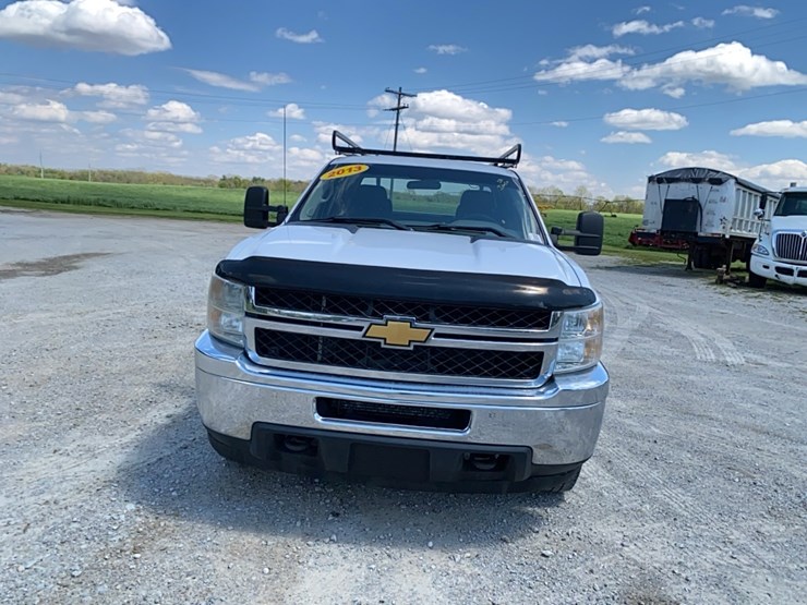 2013-chevrolet-2500-image-2