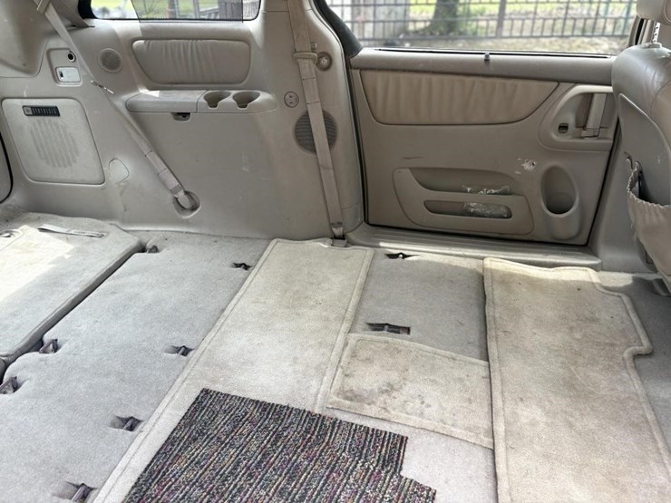 2004-toyota-sienna-image-7