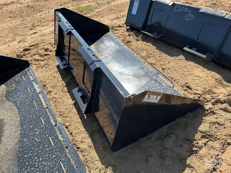 wolverine-track-duty-bucket-image-2