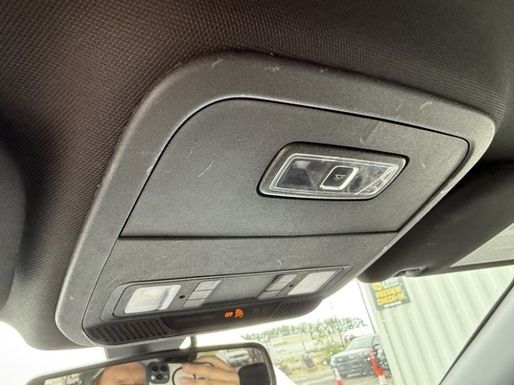 2020-ford-explorer-image-34