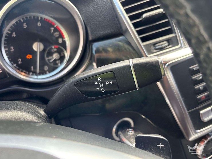 2014-mercedes-benz-gl450-image-16