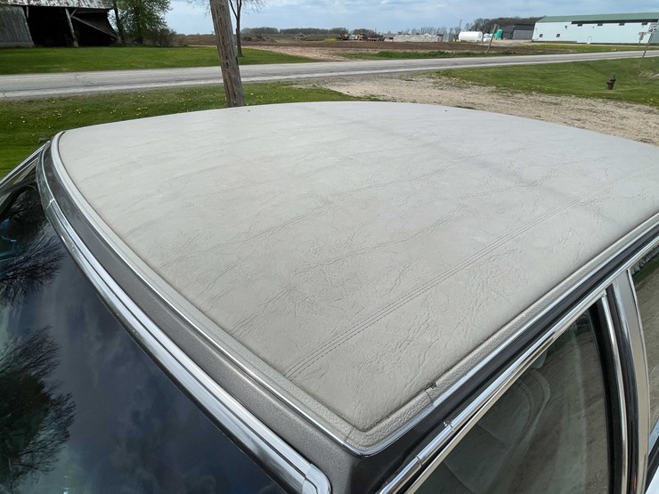 #140-•-1983-buick-park-avenue-(title-in-delay)-(kaukauna,-wi)-image-23