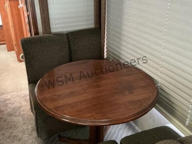 2006-fleetwood-excursion-motorhome-image-32