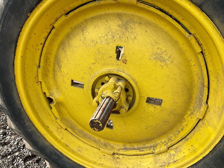 john-deere-b-image-22