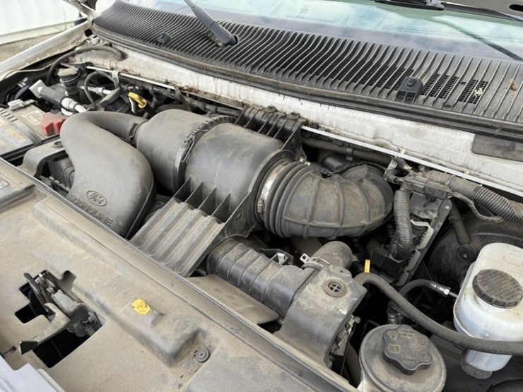 2013-ford-e350-image-13