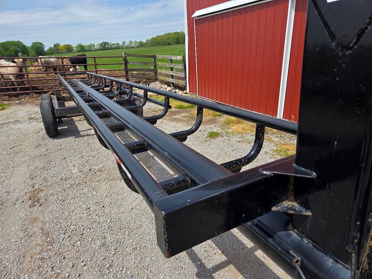 2025-32'-ez-haul-hay-handler-round-bale-trailer-image-4
