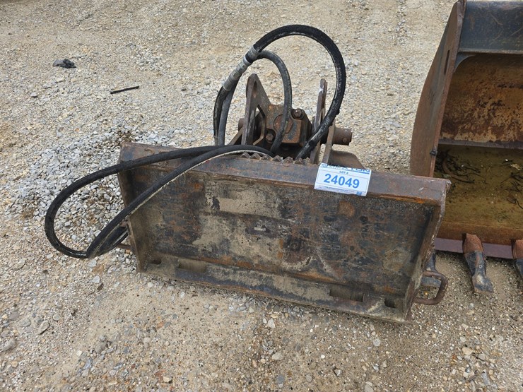 #24049-•-stanley-mb-mini-skid-steer-breaker-image-3