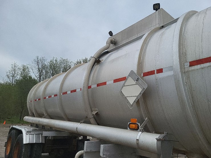 2012-brenner-8820-gallon-aluminum-tandem-axle-semi-tanker-trailer-image-12