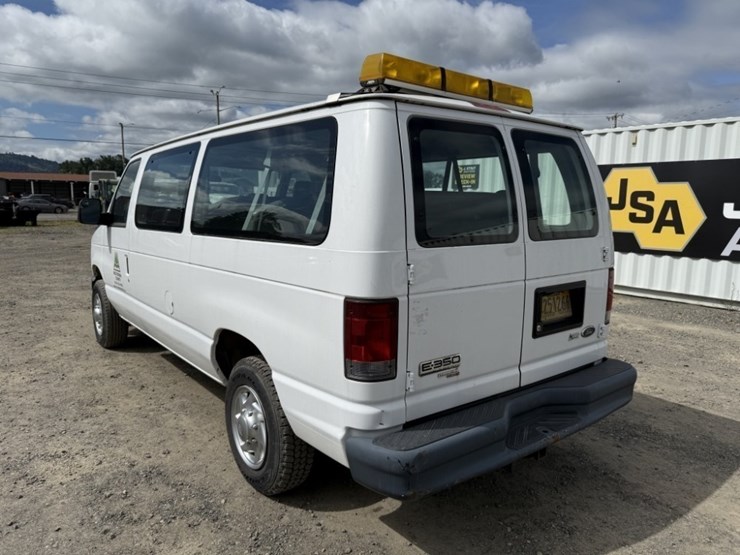 2010-ford-e350-image-6