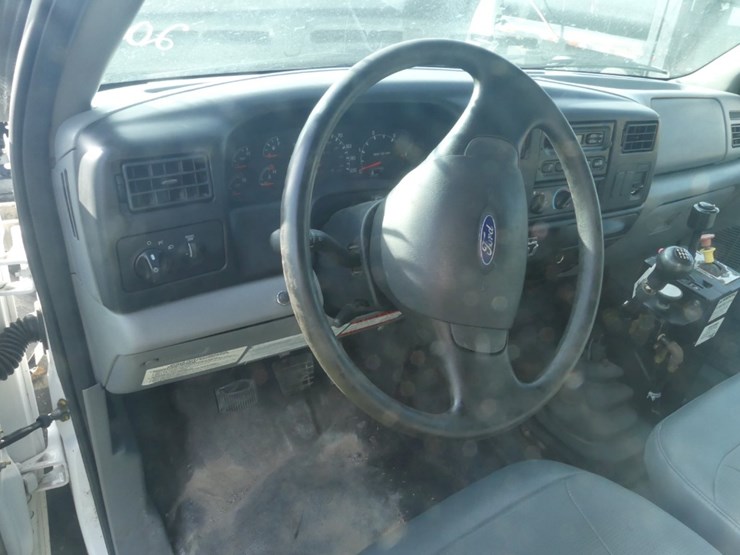2004-ford-f750-image-12