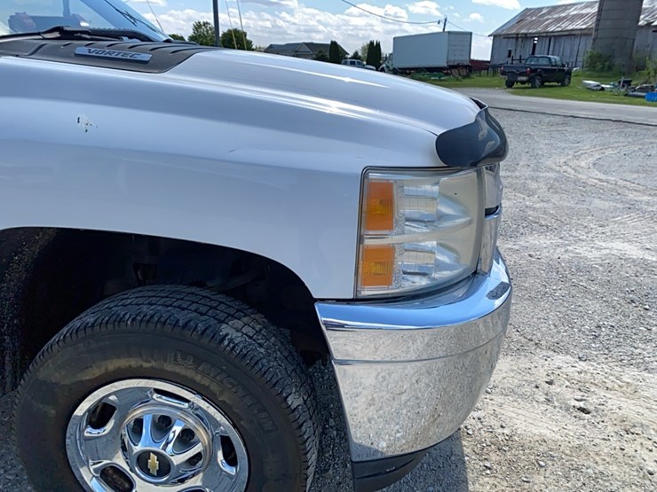 2013-chevrolet-2500-image-9