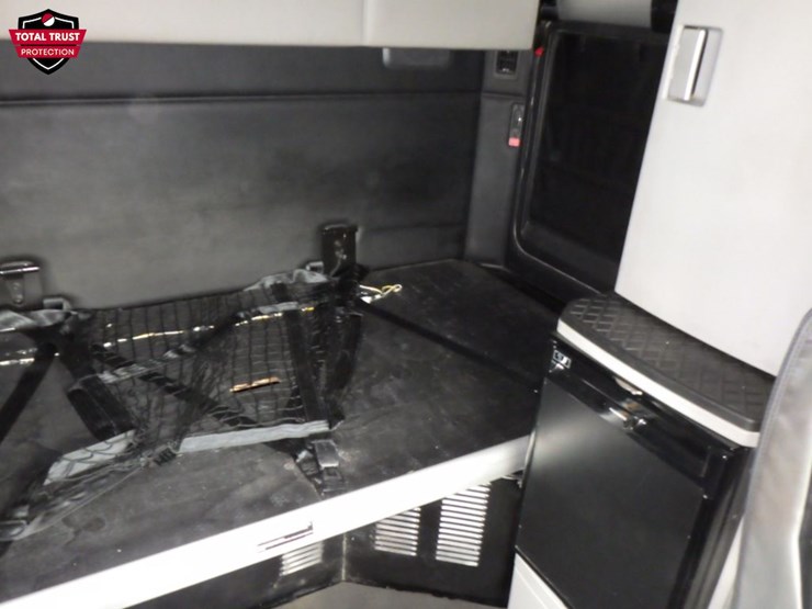 2022-kenworth-t680-image-5