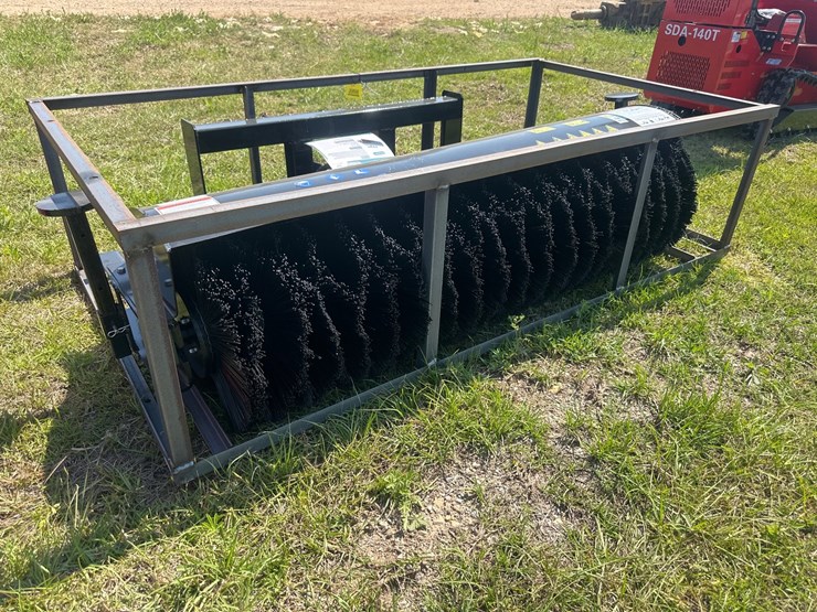 #20696-•-new-agt-skid-steer-rotary-angle-broom-image-4