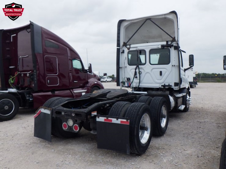 2019-freightliner-cascadia-116-image-6