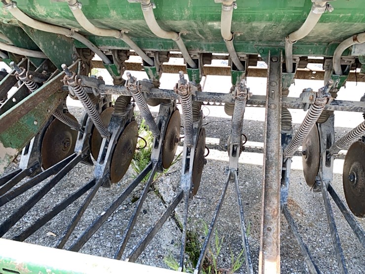 john-deere-8300-image-12