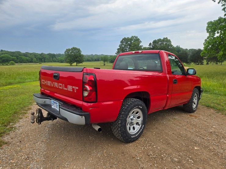 #24356-•-2006-chevrolet-silverado-pickup-truck-image-13