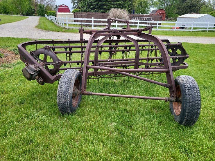 new-idea-bar-hay-rake-image-4