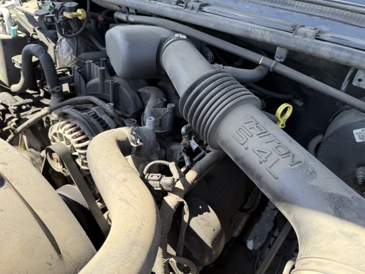 2002-ford-f250-xl-image-11