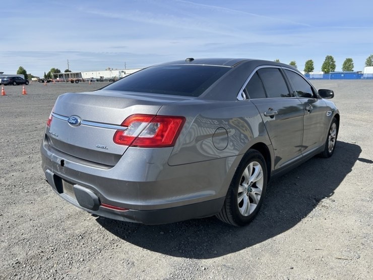 2012-ford-taurus-sel-sedan-image-5