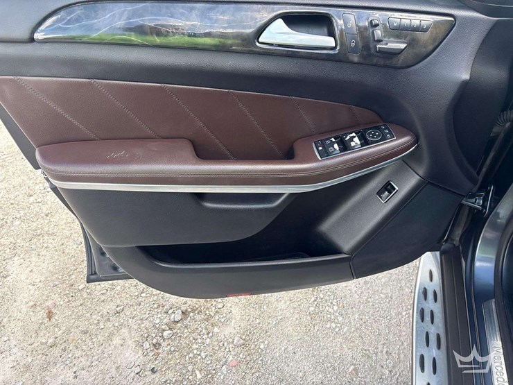 2014-mercedes-benz-gl450-image-10