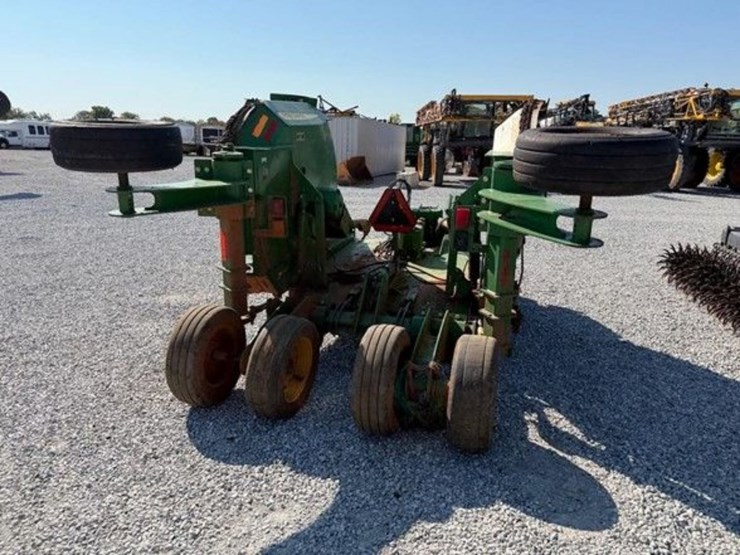 john-deere-r15-image-30