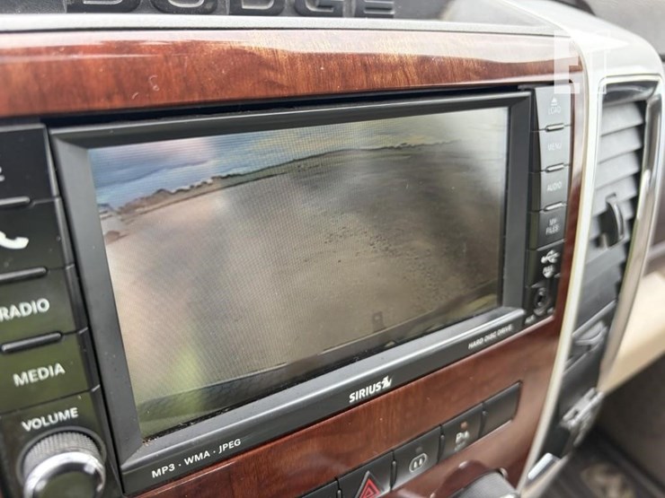 2011-dodge-ram-3500-image-21