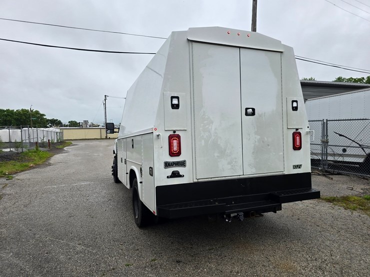 2021-chevrolet-silverado-6500hd-image-12