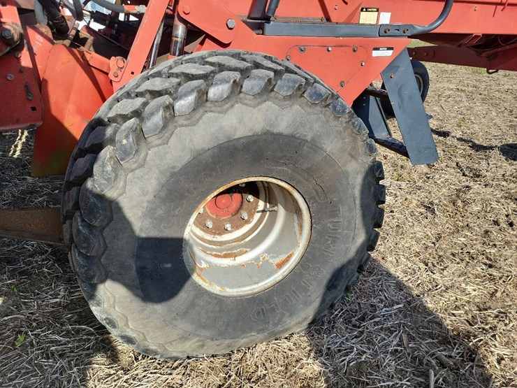 international-8840-swather-image-45