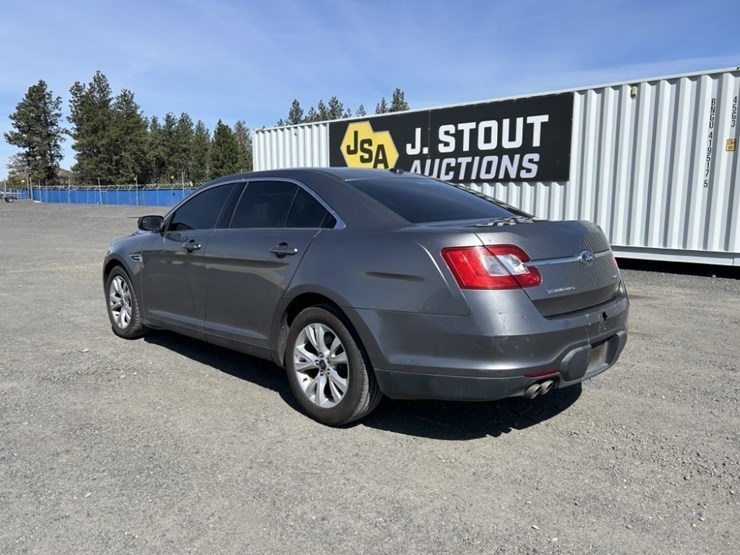 2012-ford-taurus-sel-sedan-image-3