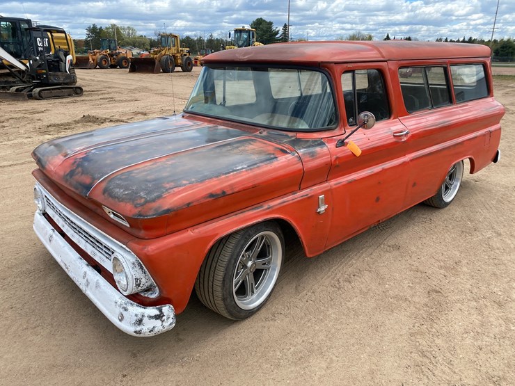 1963-chevrolet-suburban-image-11