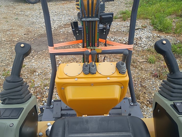 #24704-•-2025-agt-mx12rx-mini-escavator-image-7