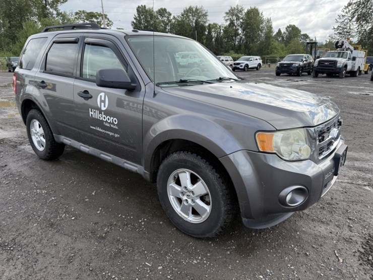 2009-ford-escape-image-2