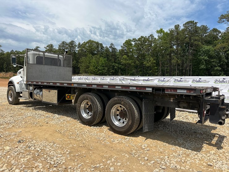 2016-peterbilt-382-image-2