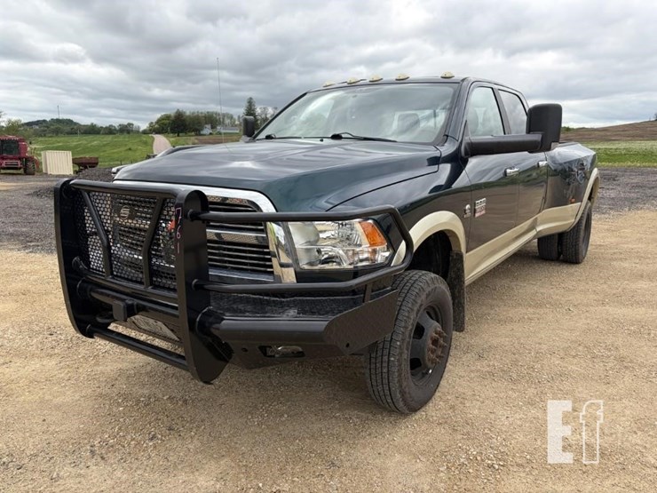 2011-dodge-ram-3500-image-1