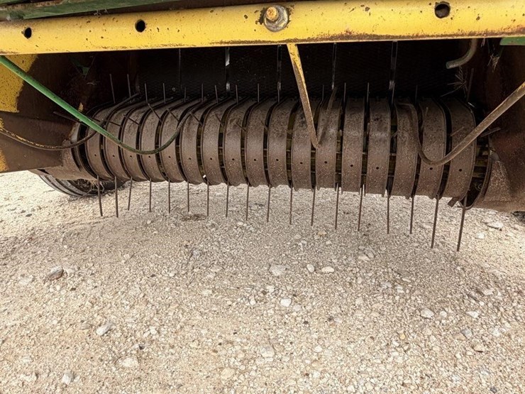 john-deere-435-image-4