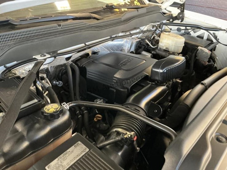2016-chevrolet-silverado-3500hd-image-14