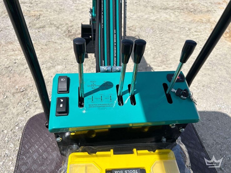mini-excavator-image-13