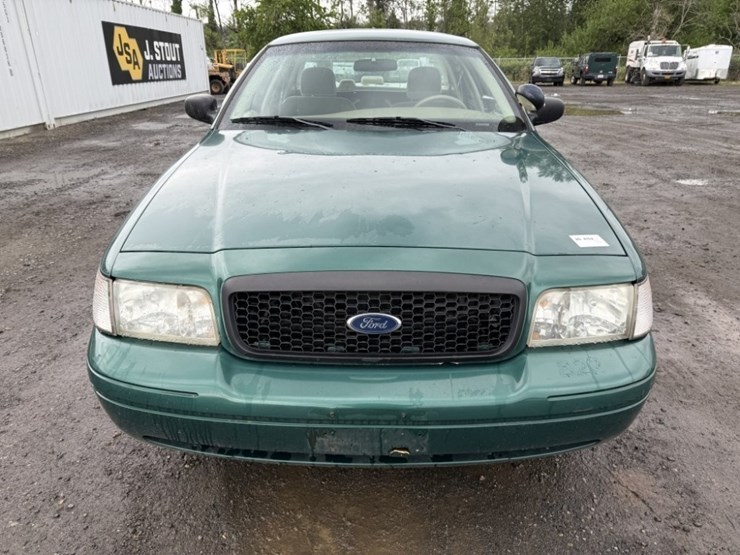 2008-ford-crown-victoria-sedan-image-8
