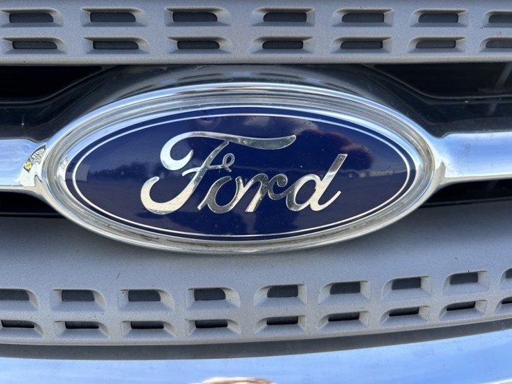 2012-ford-taurus-sel-sedan-image-9