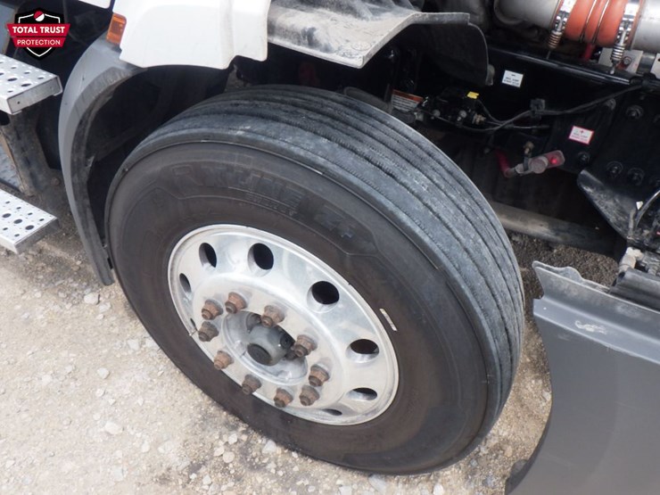2019-freightliner-cascadia-116-image-22