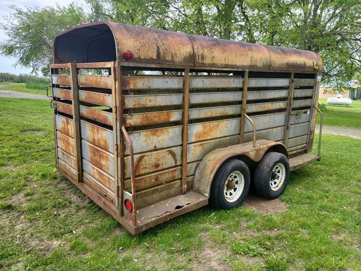 1990-s&h-tandem-axle-bumper-livestock-trailer-image-3