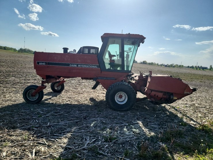 international-8840-swather-image-6