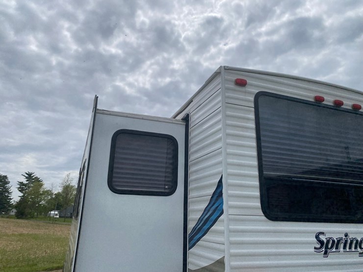 2012-keystone-springdale-rv-image-16