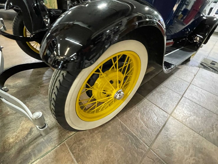 1928-ford-model-a-image-17